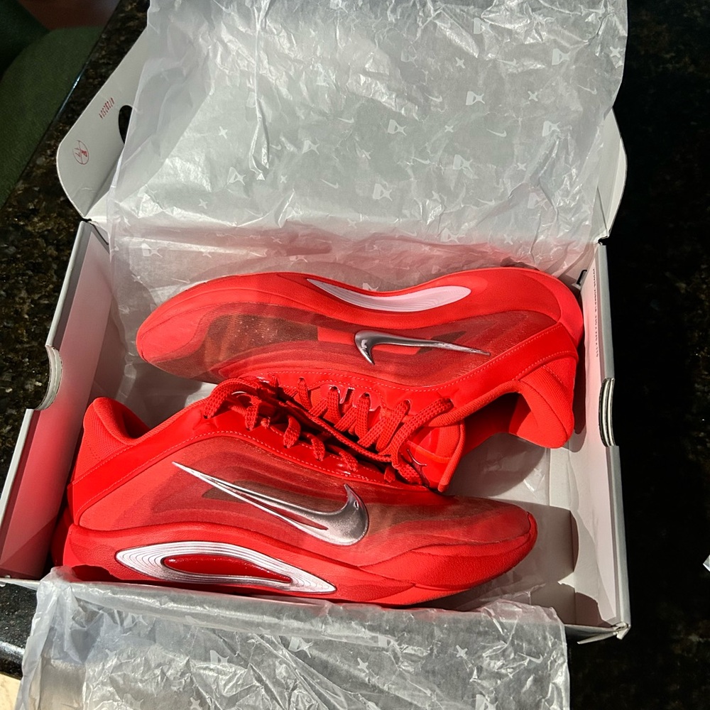 Nike Women’s A ‘ One Royal Flame